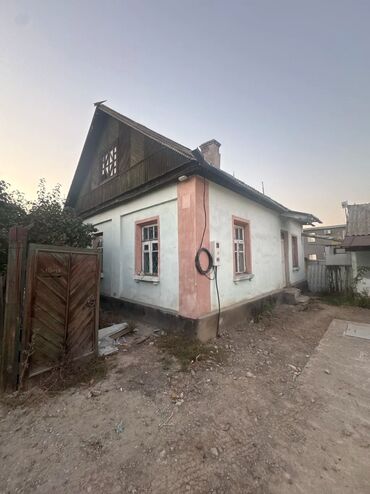 снять дом на день: 60 кв. м, 3 бөлмө, Жертөлө, ороо, Забор, тосулган