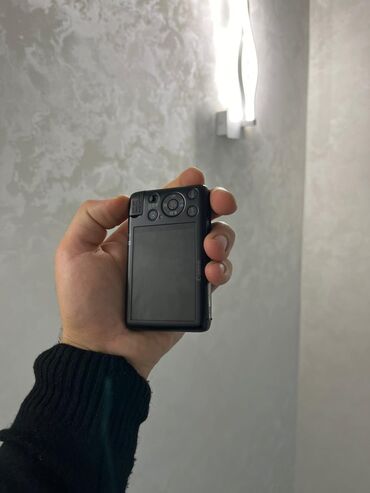 Fotokameralar: Tam komplektdir. ipliyinə kimi təzədir. bütün funksiyaları işləkdir — 6