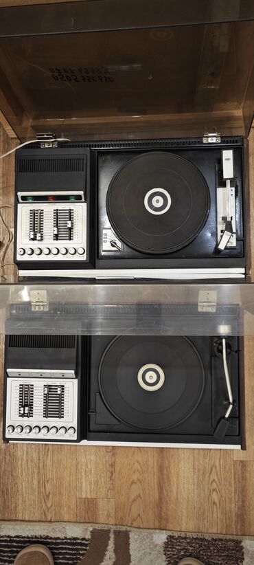 Другие предметы коллекционирования: Виниловые стереопроигрыватели с встроенным усилителем и пультом — 1