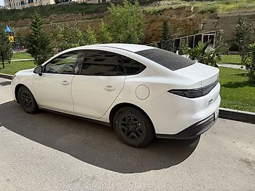 byd diskleri: BYD Qin Plus DM-i plug-in hibrid sedan Xüsusiyyətlər: - Kuzov — 4