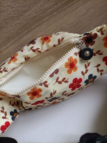 Torbe: Kipling original odlično organizirana 1500 din — 9