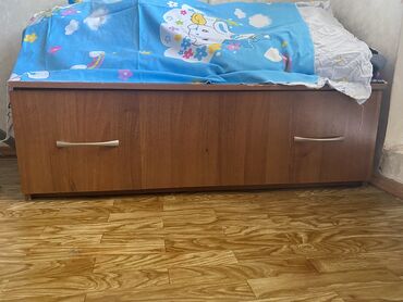 старые мебель: Кийимдер үчүн тумба, Колдонулган, Күзгүсүз, ЛДСП, Өзү алып кетүү, Акылуу жеткирүү, түсү - Күрөң