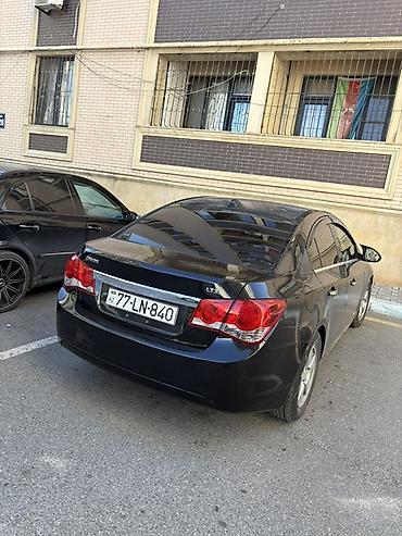 tra: Chevrolet Cruze: 1.4 l | 2013 il 297549 km Sedan — 1