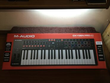 roland lucina: Baglı qutu M-audio Oxygen Pro 49 midi təzədir. Korg -Yamaha- Roland