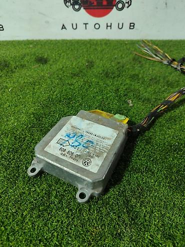 Блок управления подушками безопасности (Airbag ECU) Volkswagen Golf