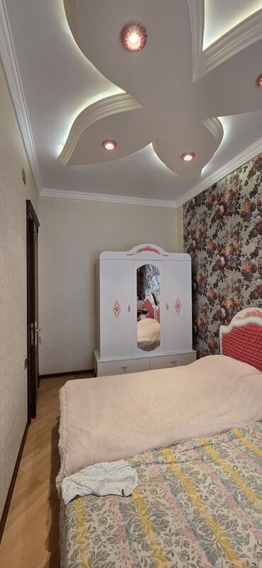 Həyət evləri və villaların satışı: Fatmayı 10 otaq, 300 kv. m — 18