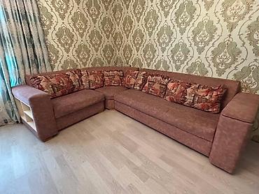 Endirim edildi. Kunc divan satilir. Qiymet 300 azn. Bazalidir. Olcu ;
