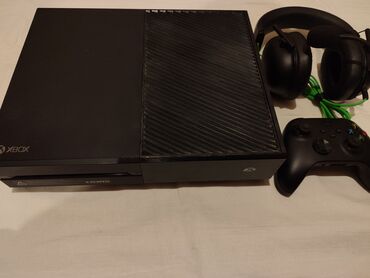купить xbox one x: Xbox one 1TB,içində 25-30 dənə oyun var.Əlavə olaraq adapteri,hdmi