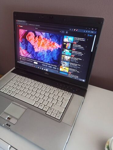 Fujitsu: Fujitsu Celsius H700 / 15.6 LED / Baterija +2h / Intel I5 Prodajem — 3