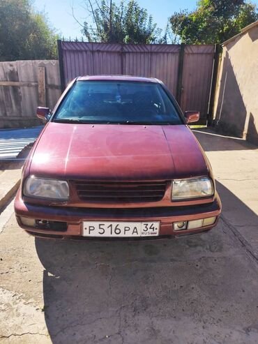 продаю форд: Volkswagen Vento: 1992 г., 2 л, Автомат, Бензин, Седан