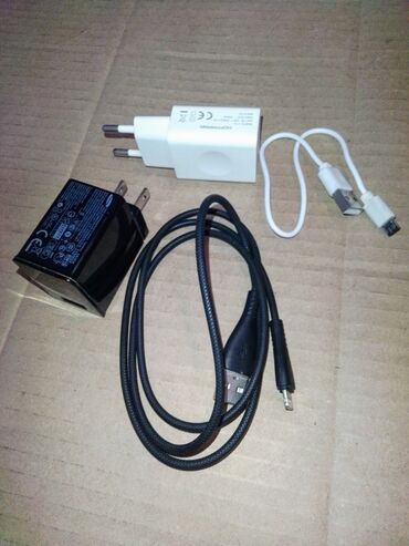 iphone 13 ağ: İphone 5 kabeli qara təzədir + USB kabel + Adapter başlığı. Bir yerdə