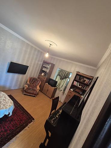 Həyət evləri və villaların satışı: 1 mərtəbəli həyət evi - Geniş daş döşəməli həyət, pilləkənlə eyvana — 5