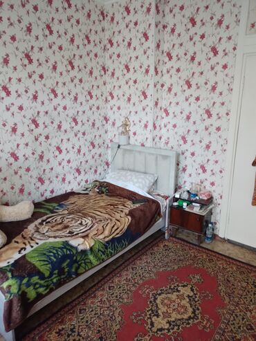 аренда дома на иссык куле: 2 бөлмө, 53 кв. м, 105-серия, 2 кабат, Эски ремонт