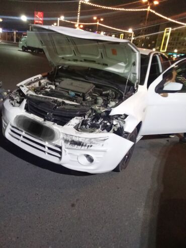 bmw 1 серия 130i at: Məhsul: Ağ rəngli sedan avtomobil (tam komplekt), ehtiyat hissələri