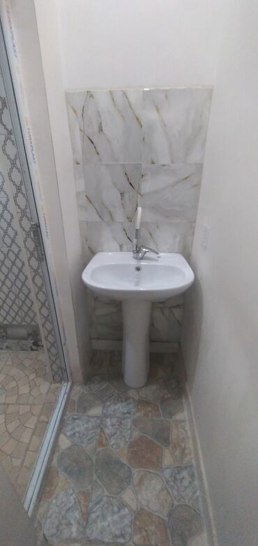 Uzunmüddətli kirayə evlər: 2 kv. m, 5 otaqlı, Artezian quyusu, Qaz, Kanalizasiya — 9