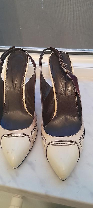 Tuflilər: Qadın ayaqqabısı – açıq dabanlı, nazik kəmərli slingback model Temiz — 2