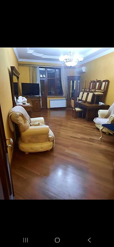 uşaq mətbəxi: Klassik üslubda qonaq otağı dəsti - 1 ədəd geniş divan (açıq krem — 2