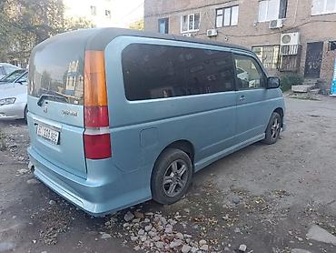 круглая ваза: Honda Stepwgn: 2002 г., 2 л, Автомат, Минивэн — 1