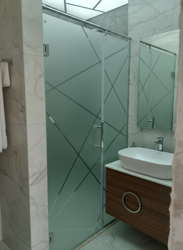 duş seti: Şüşə duş kabinası – sürüşdürülən qapılı model - Material: qalın