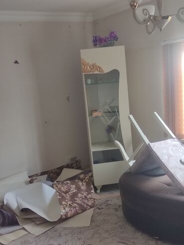 Qonaq otağı dəstləri: Komod iki ədəd .ünvan Bine atçılıq