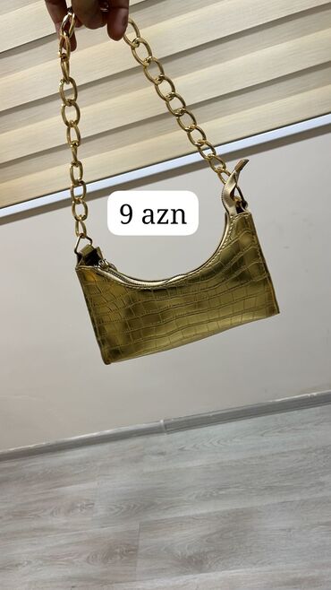 Jiletlər: Məhsullar: - Qara jilket/ceket: zipli ön hissə, yanlarda qapaqlı və — 16