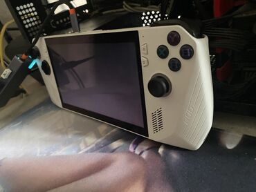 купить game boy advance: Портативная игровая консоль ASUS ROG Ally (белая) - Экран