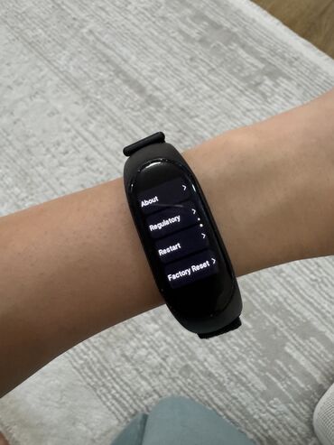 телефоны не дорого: Продаю Mi band 6 в отличном состоянии с удобным ремешком
