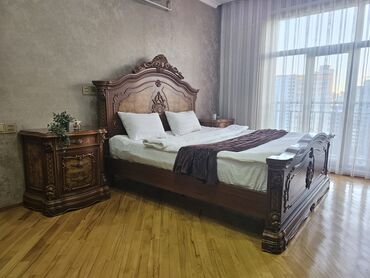 Günlük kirayə mənzillər: 3 otaqlı, Nəsimi r. r-nu — 15