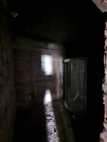 Kirayə mənzillər: Bakıxanov qəs., 4 otaqlı, Yeni tikili, m. Koroğlu, 2 kv. m