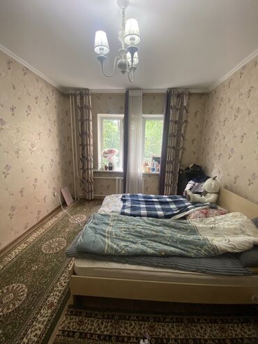 туп район: 4 комнаты, 2 м², С мебелью