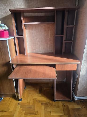 partdadan satisi: Künc masa, Polkalı, Siyirməli, Teksturalı laminat — 1