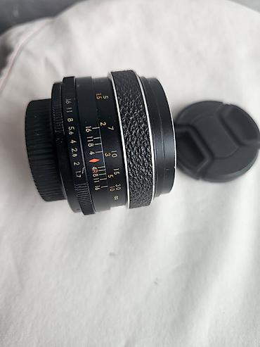 bədii ədəbiyyat: Auto Revuenon 55mm f/1.7 manual fokus obyektiv - Fokus məsafəsi: 55 — 2