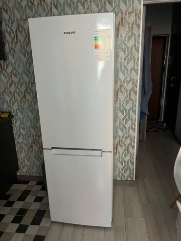 ноутбук новый: Муздаткыч Samsung, Колдонулган, Эки эшиктүү, No frost, 52 * 180 * 55
