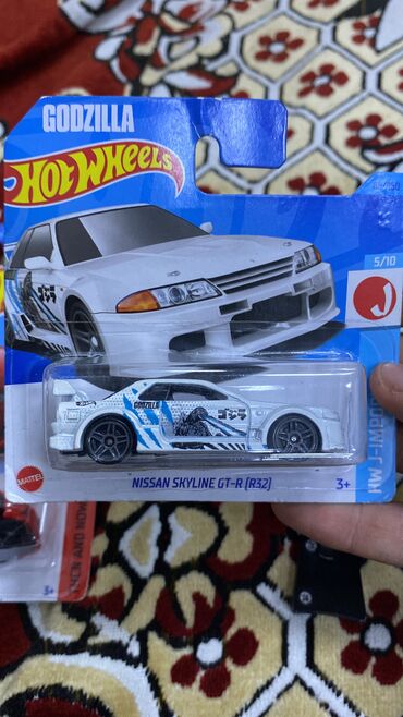 tap az oyuncaqlar: Hotwhells Nissan Skyline