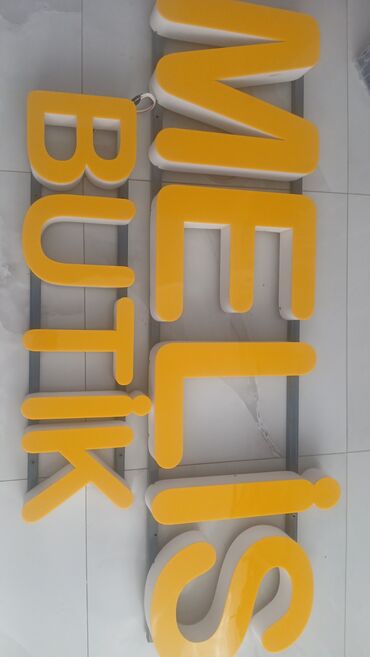 2 el derin dondurucu letgo: MELİS BUTİK üçün həcmli işıqlandırılan fasad hərfləri - Material