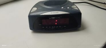 часы будильник: Радиобудильник Clatronic Digital Alarm Clock Radio - Светодиодный