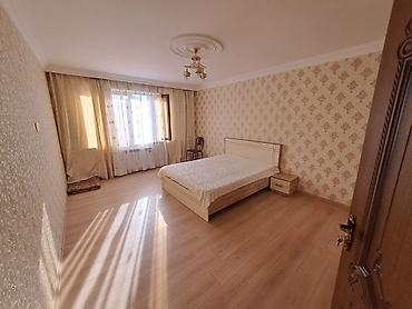 xacmazda torpaq satışı: 3 otaqlı mənzil – tam mebellə - Geniş və işıqlı zal: divardan asılan — 8