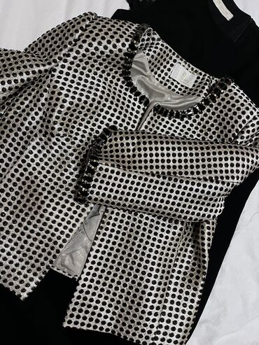 вечерние платья с гипюром: L (EU 40), XL (EU 42), 2XL (EU 44), цвет - Черный