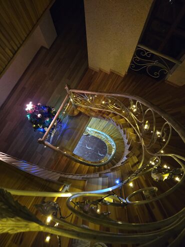 Pilləkən məhəccərləri: Yeni Pilləkən məhəccəri, Daş — 3