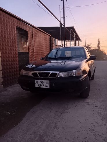 ravon nexia: Daewoo Nexia: 1.5 l | 1996 il Sedan