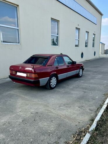 Mercedes-Benz: Mercedes-Benz 190: 1.8 l | 1991 il Sedan