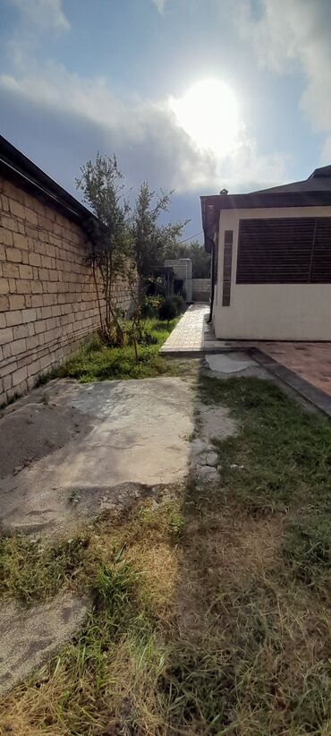 Həyət evləri və villaların satışı: Satış üçün fərdi yaşayış evi satılır.şəxsi tikili .ünvan novxanı — 15