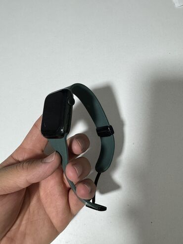мужкие часы: Продаю Apple Watch 7 45 mm 
Коробка зарядка