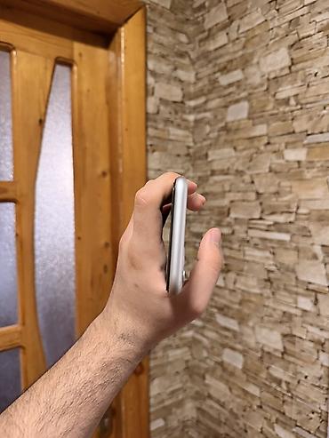Apple iPhone: IPhone 11, 128 GB, Ağ, Simsiz şarj — 6
