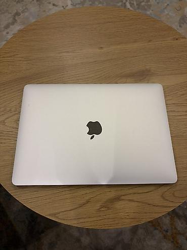 macbook air m4: İşlənmiş Apple MacBook, 13.3 ", Apple M1, 256 GB — 1