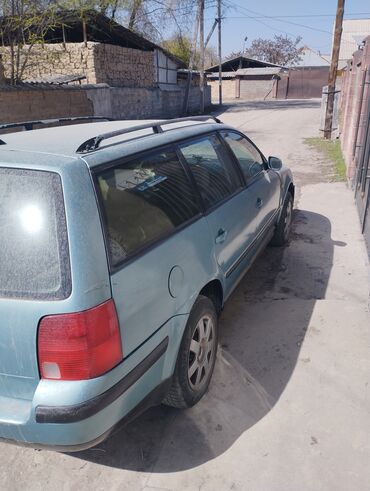 срочно продаю машину бишкек: Volkswagen Passat: 1999 г., 1.8 л, Механика, Газ, Универсал