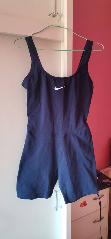 komplet: Nike kombinezon s velicina teget plave boje 3200 dinara