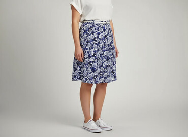 spódnice z gipiury: Women`s skirt, size XL