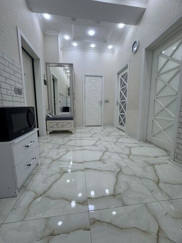 Uzunmüddətli kirayə mənzillər: Şəhər mənzili – geniş və işıqlı - Plan: ayrı qonaq otağı və yataq — 37