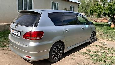 два авто: Toyota Avensis Verso: 2003 г., 2.4 л, Автомат, Бензин, Минивэн — 4